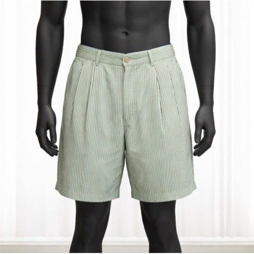 Roundtree & Yorke Shorts Men’s Size 36 Trademark Pleated Green Striped